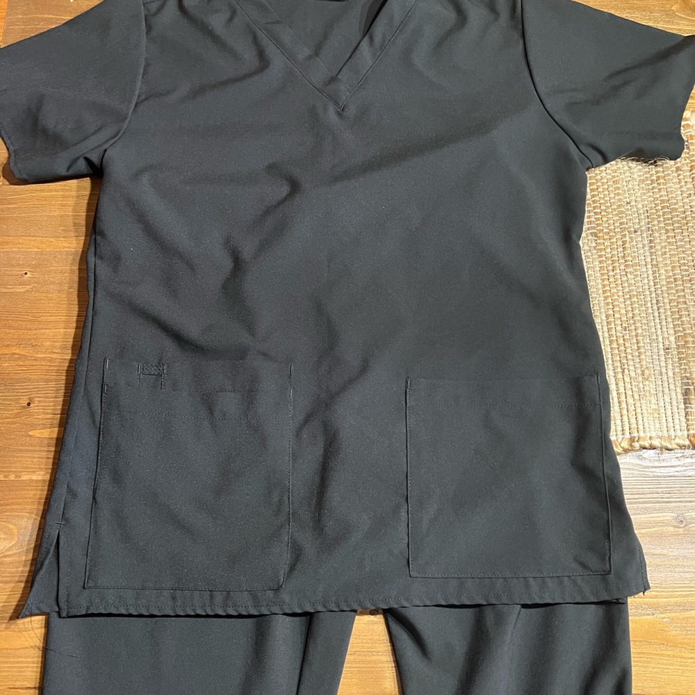 HPI Black Scrubs!